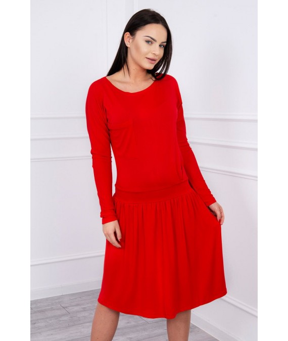 Suknelė su platėjančiu sijonu apačioje ir kišene (Raudona)