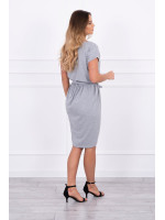 Suknelė su asimetrišku priekiu ir dirželiu (Pilka)