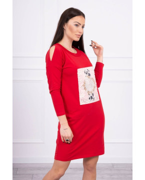 Suknelė su aplikacija 3D su perlais (Raudona) Suknelė su aplikacija 3D su perlais (Raudona)