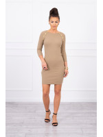 Suknelė su dekoratyvinėm sagutėm (Šviesiai ruda)