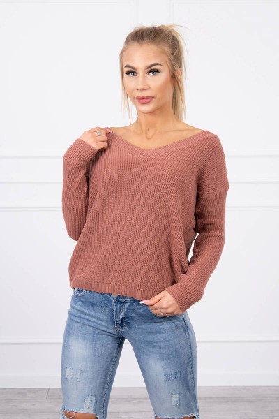 Vilnonis megztinis su plačia iškirpte (Tamsiai rožinė)