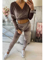 Veliūrinis kostiumėlis su užrašu „Queen“ (Pilka)