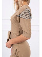 Suknelė su sparnų dekoracija (Šviesiai ruda)