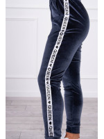 Veliūrinis kostiumėlis su užrašu „Queen“ (Grafito)