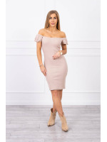 Aptempta suknelė atvirais pečiais (Kreminė)