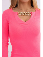 Suknelė su auksinės spalvos grandinėle (Neoninė rožinė)