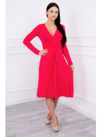 Suknelė su lengvai aptemta zona po krūtine (Fuksijos)