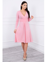 Suknelė su lengvai aptemta zona po krūtine (Šviesi)