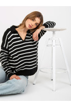 Dryžuotas didintas megztinis moterims (Baltos ir juodos spalvų)