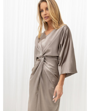 Elegantiška kimono stiliaus suknelė (rusva)