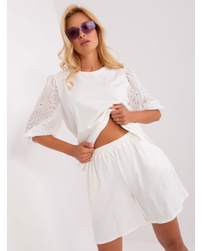 Medvilninis kostiumėlis moterims su šortais (baltas)