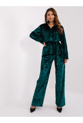 Veliūrinis marškinių ir kelnių laisvalaikio kostiumas