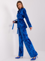 Veliūrinis marškinių ir kelnių laisvalaikio kostiumas