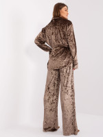 Veliūrinis marškinių ir kelnių laisvalaikio kostiumas