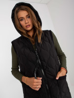 Dygsniuota liemenė su gobtuvu Rue Paris (juoda)