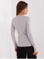 Klasikinis megztinis moterims (šviesiai pilkos spalvos)