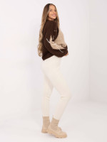 Megztinis su ornamentais (tamsiai ruda spalva)